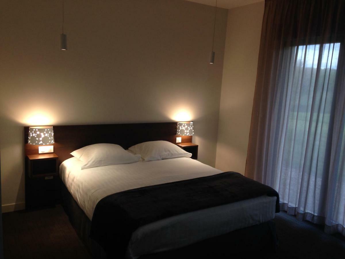 Hotel - Restaurant La Claire Foret Morhange Bagian luar foto