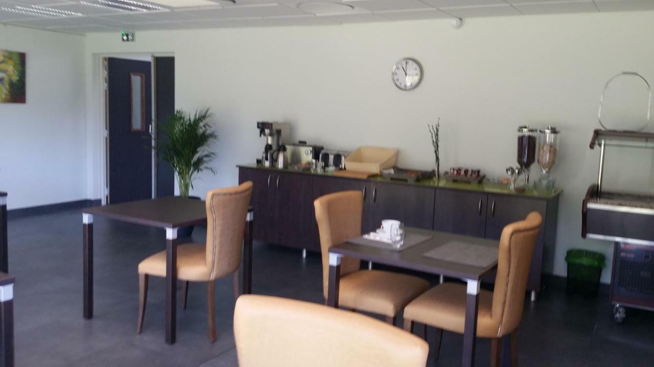 Hotel - Restaurant La Claire Foret Morhange Bagian luar foto